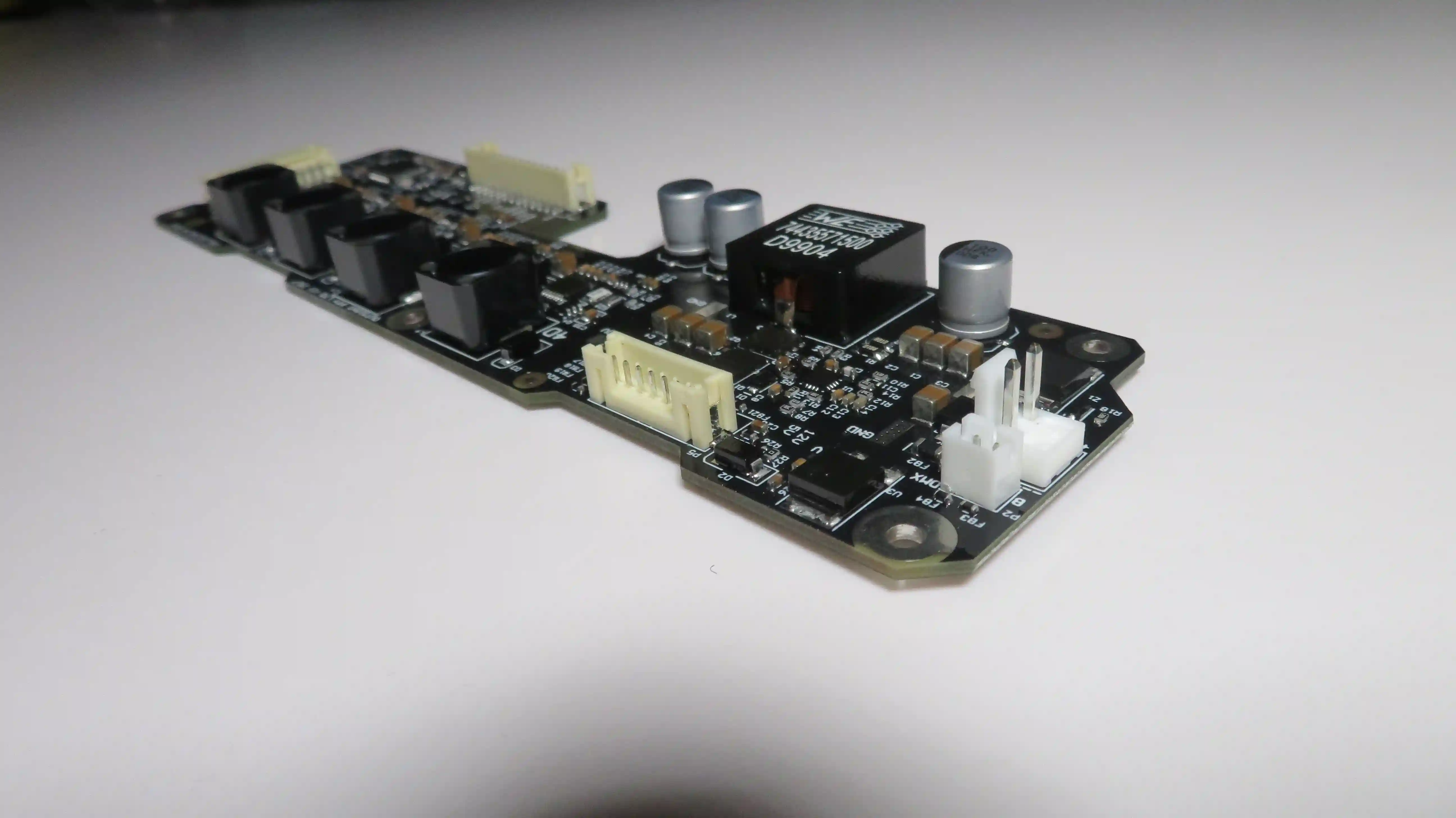 PCB Potting vs Konformalinė Danga Box Build Mazgams